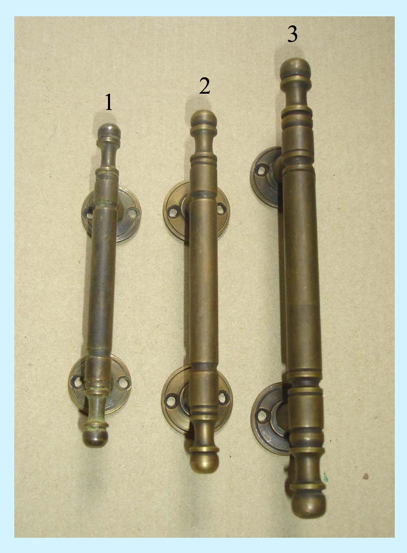 Brass Door Handle Code C.003 long 140 mm. base 19 mm. D: 9 mm.