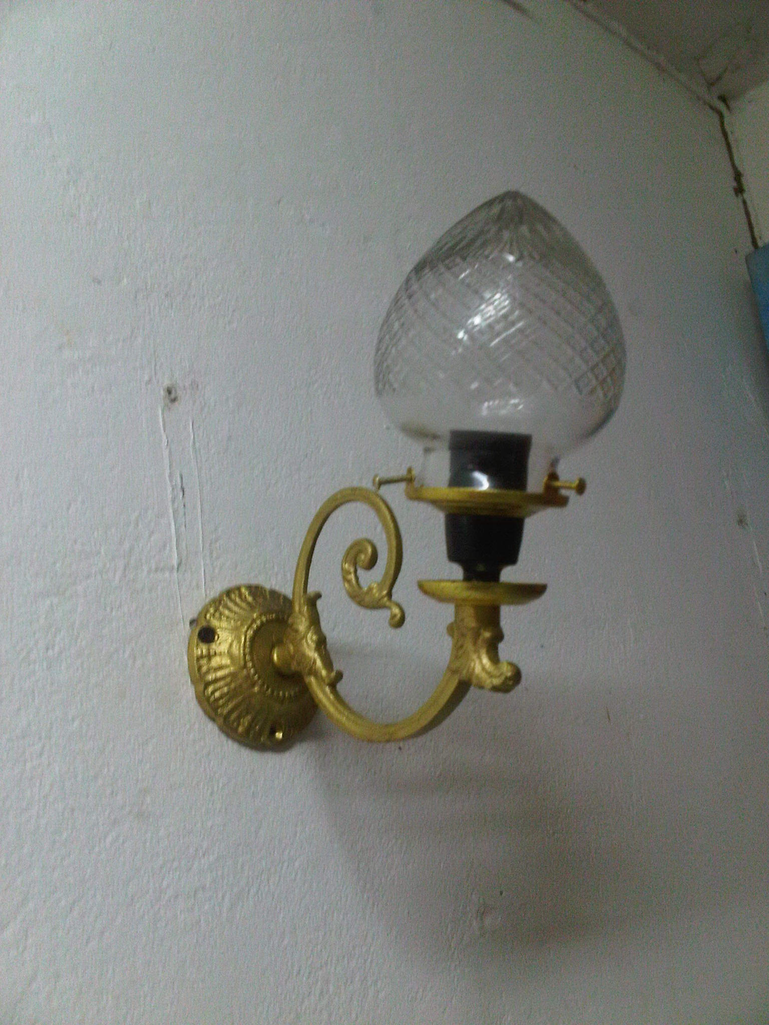 wall lamp Code WLN004 material : brass with glass