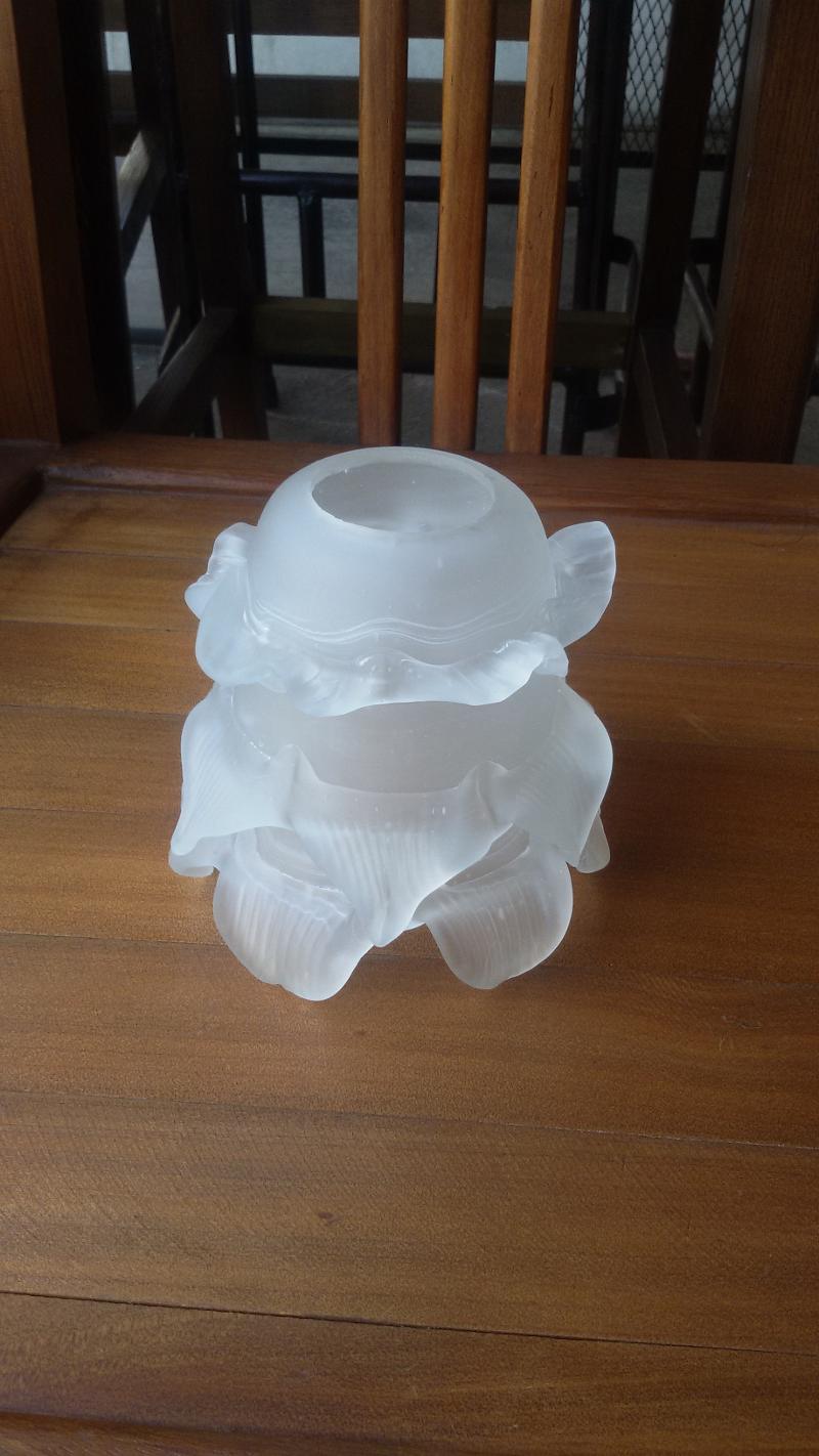 Lamp shade rose design material is glass size 104 mm.high 105 mm.