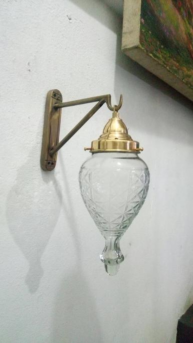 Brass wall lamp item code WLPE18 size glass 12. long 225 mm. bracket wide 32 mm.long 168 mm.D 175 mm