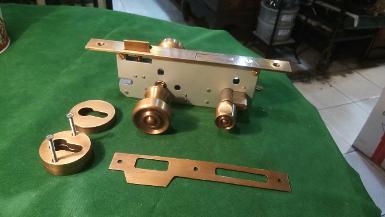 Brass door lock of Thailand.Item code WM.018 size handle wide 50 mm.