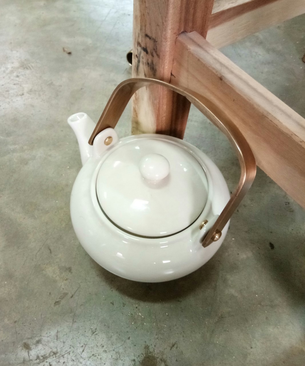 Tea Pot ceramic with brass Item Code TPB18  size Pot 6''