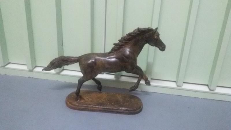 Horse statue brass Item code STB07 size long 43 cm. high 32 cm wide 12 cm.