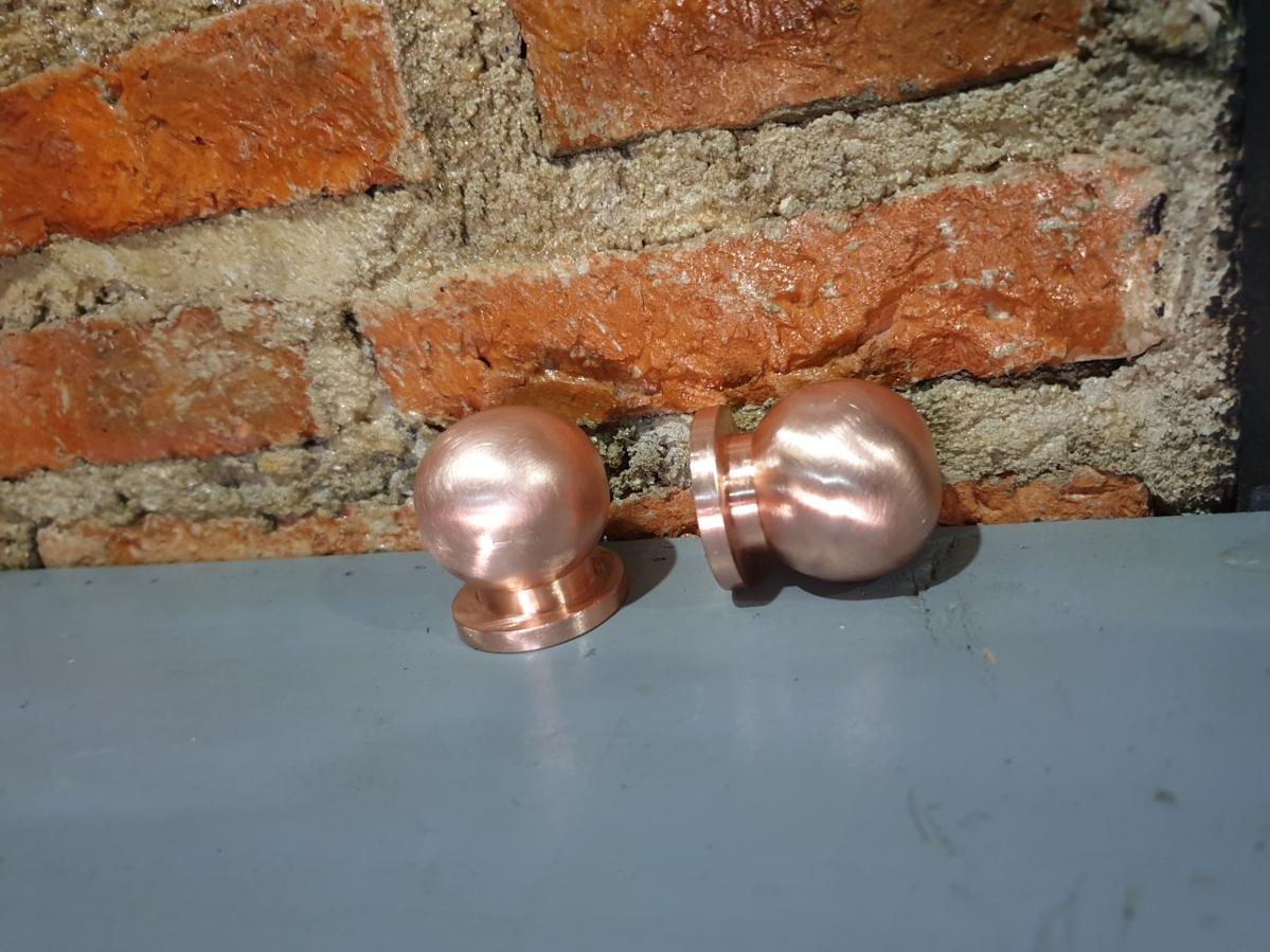 Copper pull handle Item code CHD32 size 32 mm high 35 mm base 29 mm.