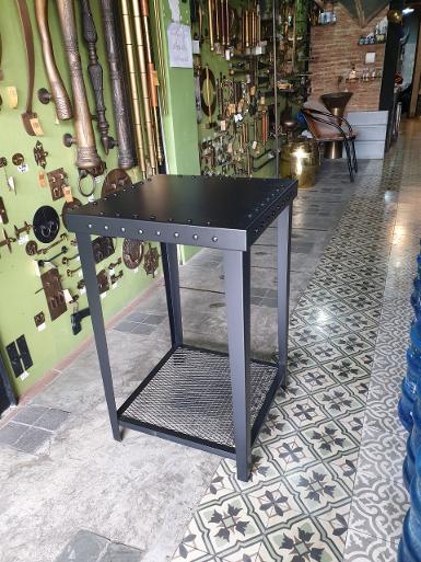 Iron table with nail 15 mm.Item Code IRT63 size wide 500 x 500 mm high 700 mm.