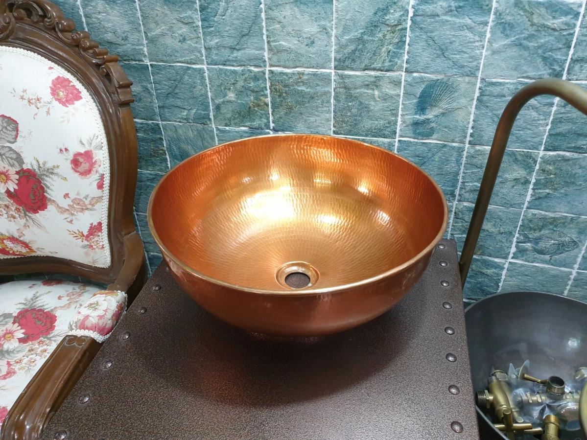 Copper sink Item Code CPS001 size wide 40 cm. high 18.5 cm.