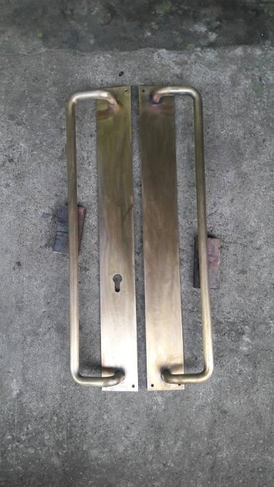 Brass door handle Item price/set Code MPO18A size long 635 mm. wide 76 mm. Thickness 3 mm.