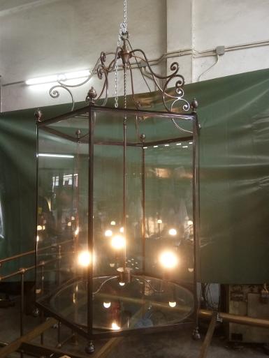 Hanging Lamp Item Code HGLMH18 ssize wide 900 mm high 1200 mm.can be longer chain