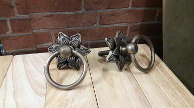 Flower handle brass Item Code Flower Lilly size ring 58 mm. wide 60 mm.