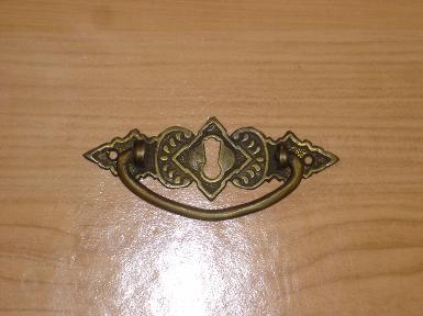 Keyhole Plate Brass Item Code M.021 size long 100 mm. wide 32 mm. wide include handle 40 mm.