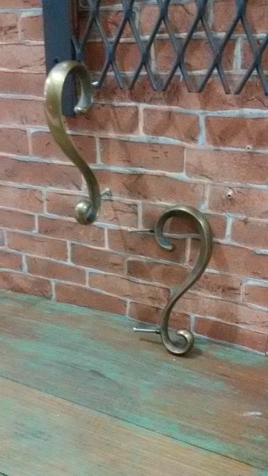 Brass Handle Item code A.193S size long 165 m.deep 67 mm. Thickness 20 mm.